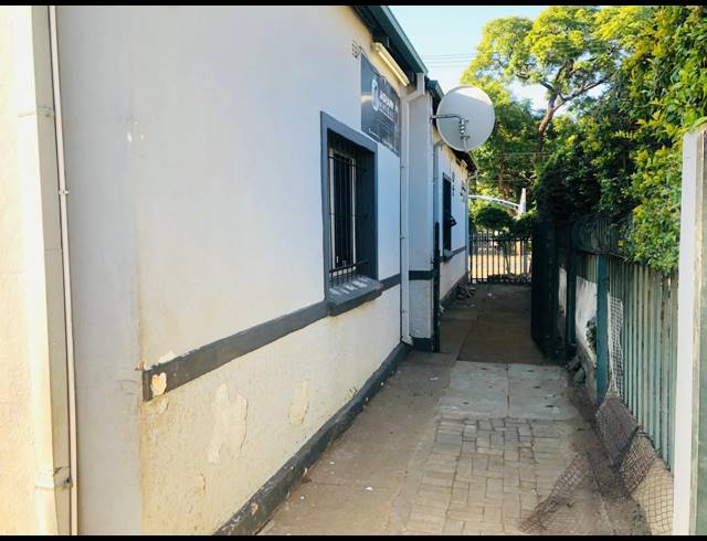 371M² BUSINESS FOR SALE IN RUSTENBURG CENTRAL
